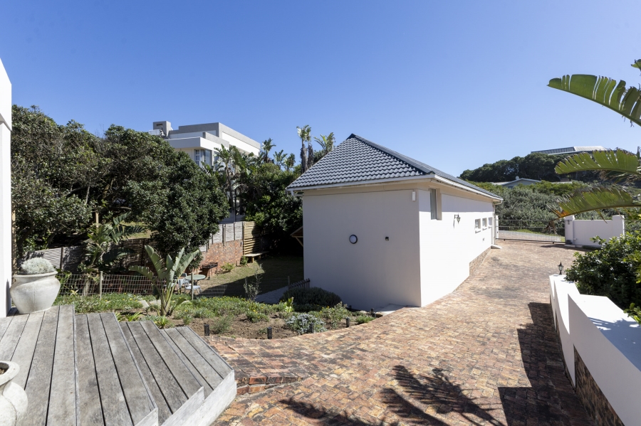 6 Bedroom Property for Sale in West Beach Eastern Cape